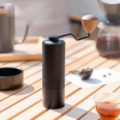 Hand crank coffee bean grinder